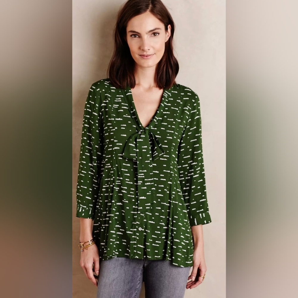 Anthropologie Maeve Size XS Green Cloud Print Front Tie Blouse Tunic